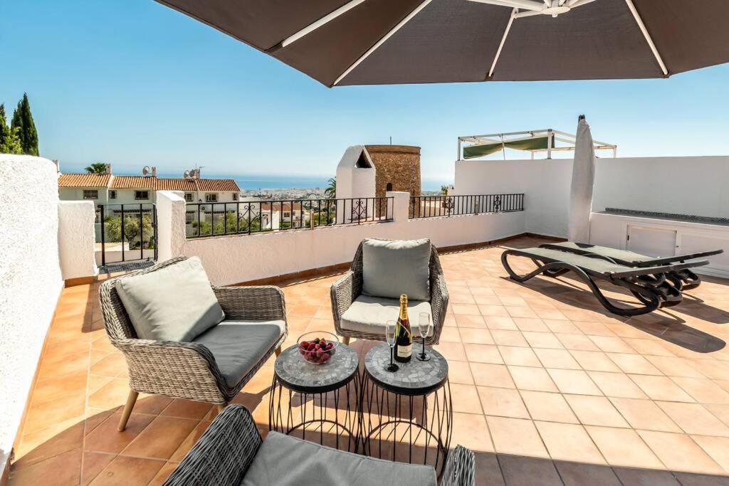 Hermosa Casa Con Terraza E Increibles Vistas Al Mar Y La Montana Nerja Zewnętrze zdjęcie
