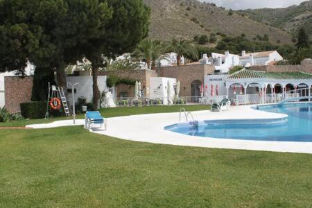 Hermosa Casa Con Terraza E Increibles Vistas Al Mar Y La Montana Nerja Zewnętrze zdjęcie