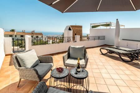Hermosa Casa Con Terraza E Increibles Vistas Al Mar Y La Montana Nerja Zewnętrze zdjęcie